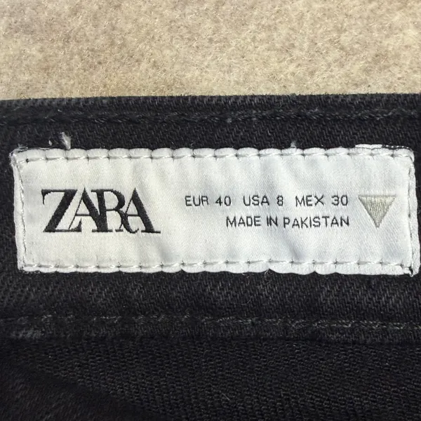 Zara Womens Size 8 Black Minimalist Grunge‎ Raw Hem Cropped Straight Leg Jeans - Image 3