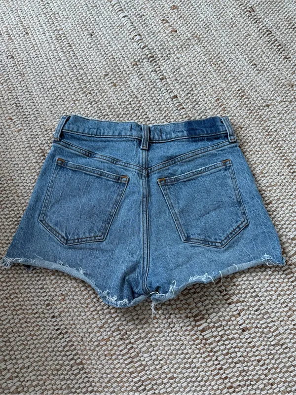 Abercrombie & Fitch The Mom Denim Short High Rise Size 25 / 0 - Image 2