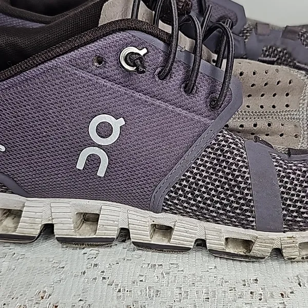 On Running On Cloud 5 gray Walking workout training shoes sz 10.5 - Image 3