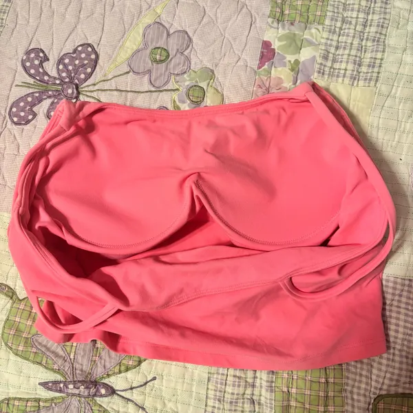 Pink crop top with built in bra #croptop #athleisure Would be suitable for sports Could fit size XS-M - Image 2