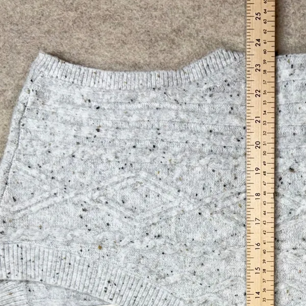 Universal Threads Womens Cable Knit V-Neck Sweater Vest Gray‎ Flecked Large NWT - Image 3