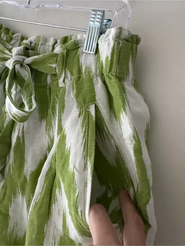 Anthropologie Green Linen Breezy‎ Paperbag Shorts - Image 4