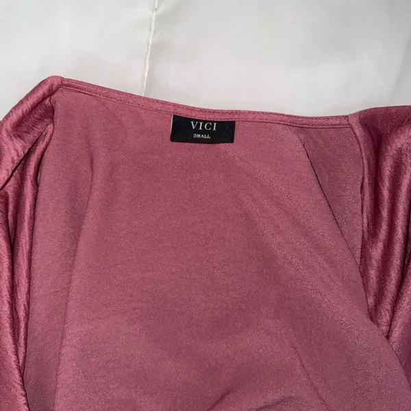 VICI Front Tie cropped blouse size small - Image 3
