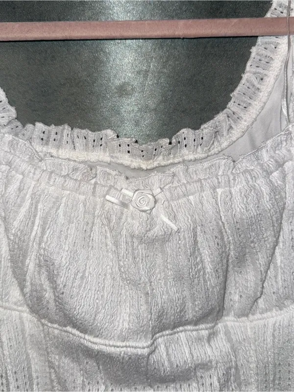 Vintage Cottage-core White Sleeveless Ruffle-Trim Tank Top - Image 3
