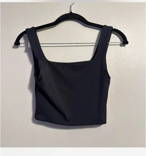 Aritzia Babaton Tank - Image 4