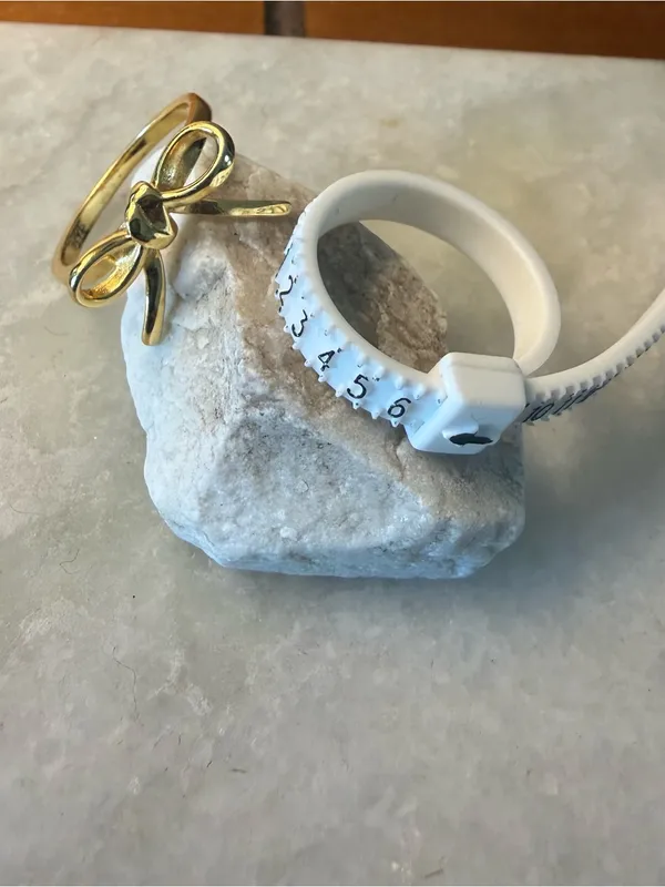 Bow Ring S925 Gold Plated Size 6.5 - Image 6