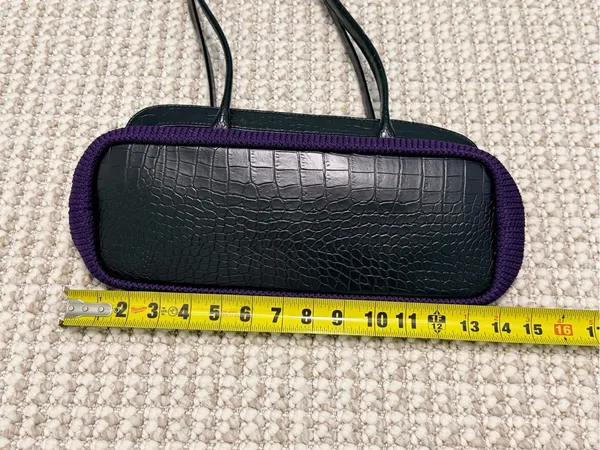 The Sak Original Vintage crochet medium shoulder bag in plum purple - Image 10