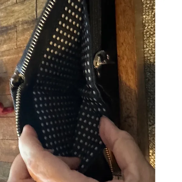 Kate Spade vintage Black Pebbled Leather Zip Arnd Tassel Wallet Polka Dot Lining - Image 7