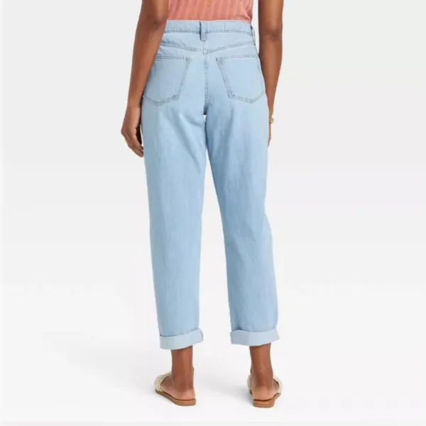 Universal Threads NWT Mid-Rise Boyfriend Jeans Size 12 - Image 2