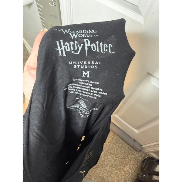 Wizarding World of Harry Potter Universival Studios Hogwarts Shirt Gold Black M - Image 3