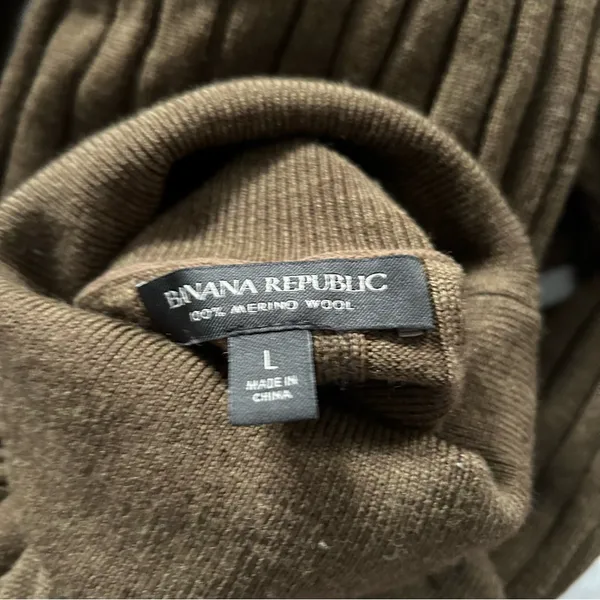 Banana Republic Lucci Merino Wool Turtleneck Sweater Brown Quiet Luxury Preppy - Image 4