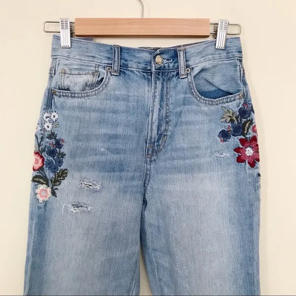 American Eagle Mom Jeans Embroidered Ripped High Waist Ankle Light Wash 00 - Image 2