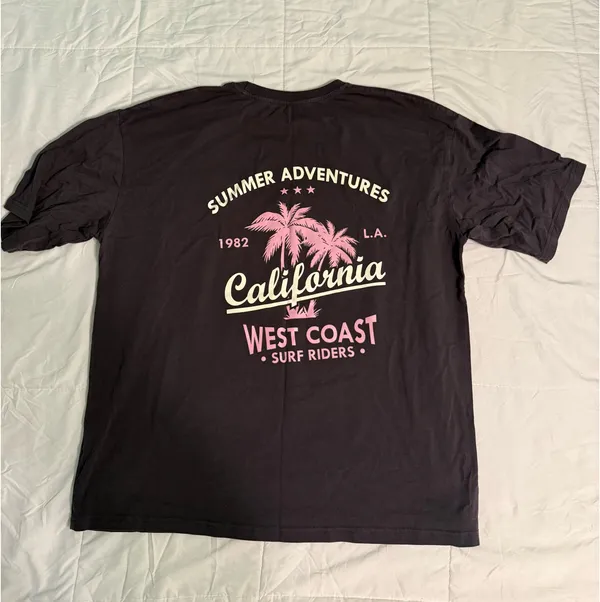 Shein Graphic Tee - Image 2