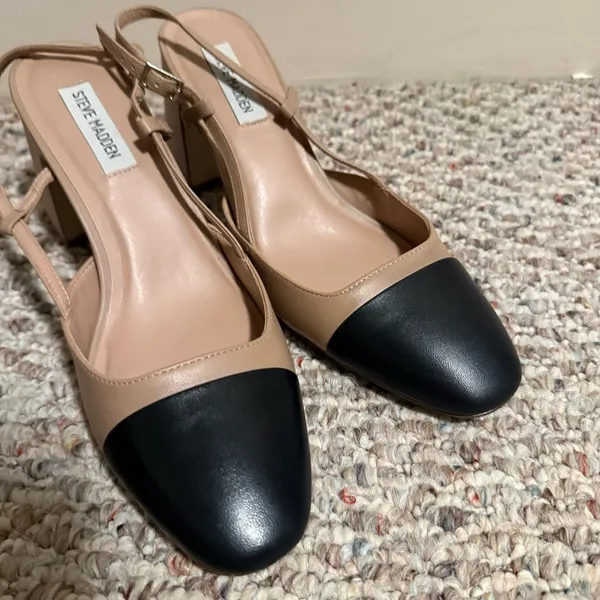 Steve Madden Cap toe Slingback Black and Tan Heels Classic Elegance- Size 9 - Image 6