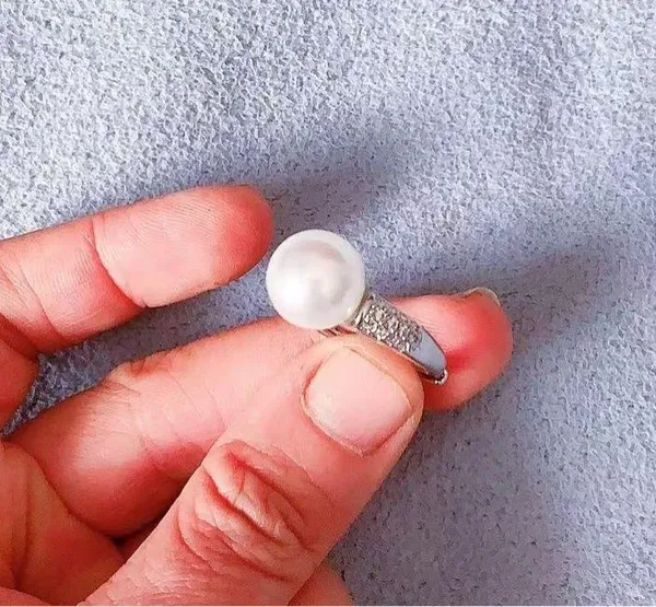 Large Ring Sculpture with Pearl And Crystals - Cocktail Pearl Ring - Image 2