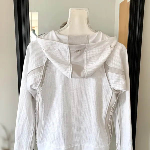 Salomon White Lightweight Jacket - Image 2