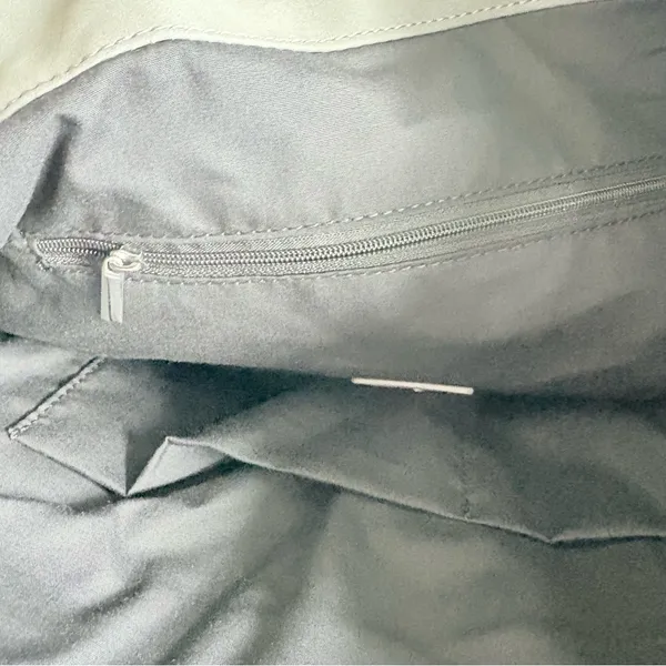 8 OTHER REASONS Betsy Slouch Tote - Image 11