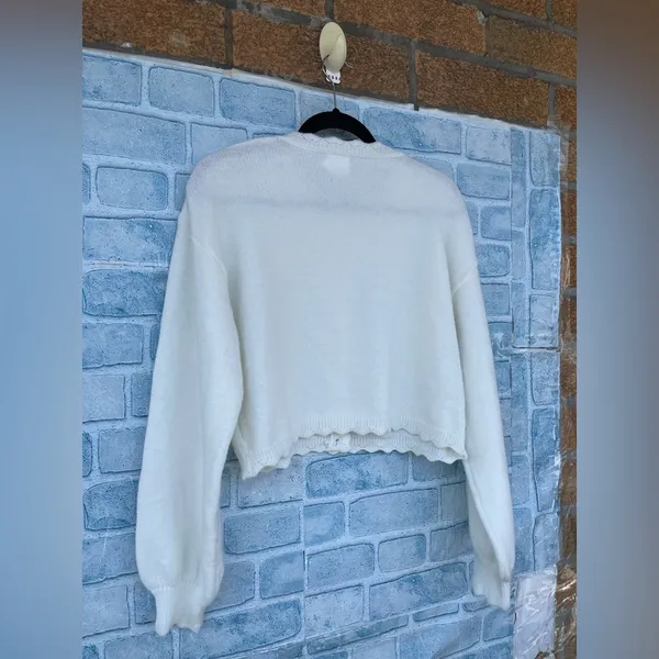 Luna ivy 3 D flowers details cardigan size medium - Image 7