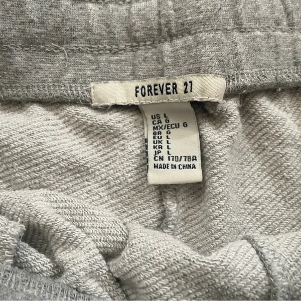 Forever 21 Gray drawstring sweatshorts, size L - Image 5