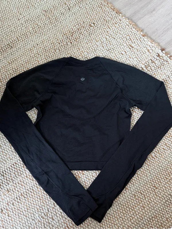 Lululemon Swiftly Tech Cropped Long-Sleeve Shirt 2.0 Size 4 in Black / Black - Image 4