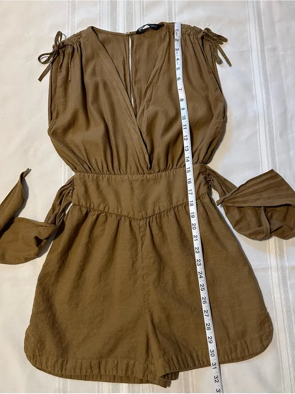 Zara Linen and Cotton Olive-Green Surplice Romper with Smocked Waist Size XS - Image 9