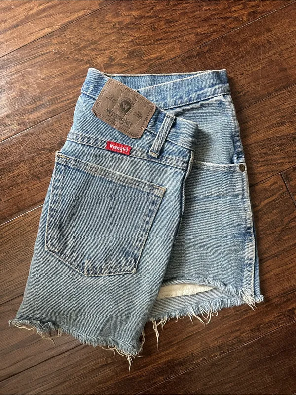 Wrangler Vintage Denim Shorts - Image 2