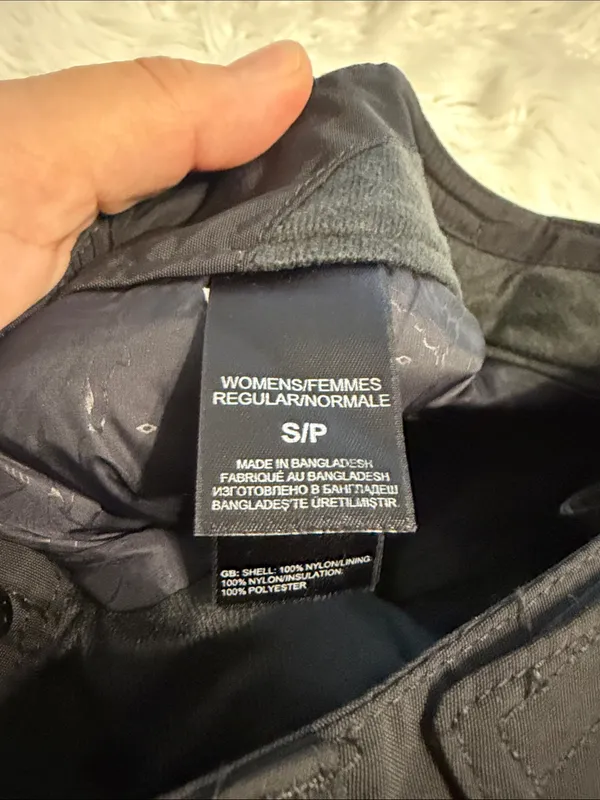 The North Face Black Ski Snow Pants size SP inseam 30” lots of pockets - Image 7
