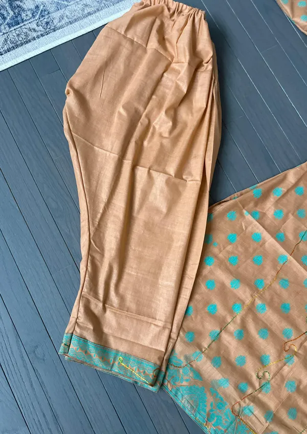 Indian Pakistani 3 Piece Embroidery Printed Light Brown Shalwar Kameez Sz M - Image 6