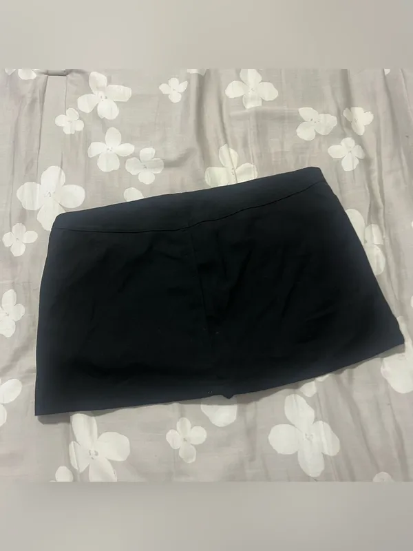 Brandy Melville Black Mini Skort - Image 4
