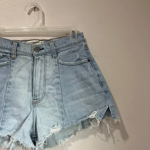 Abercrombie High Rise‎ Cutoff Shorts Size 26 Light Wash Distressed Denim - Image 8