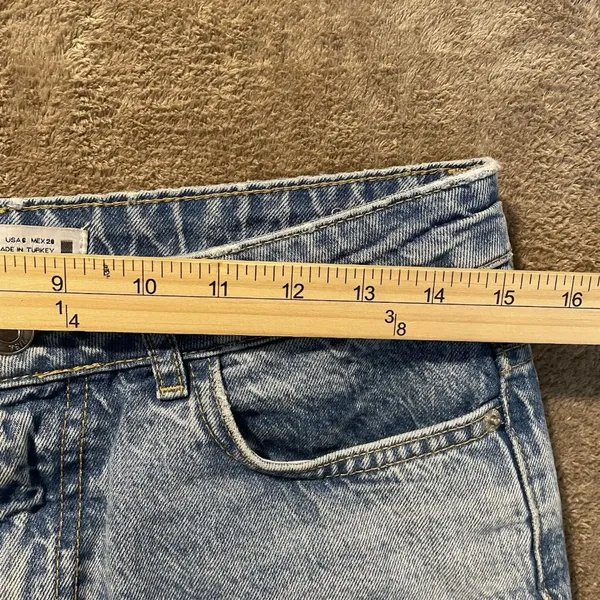 Zara Shorts Women's 6 Mom Jean Denim Cuffed Light Wash Blue High Rise Modest - Image 5