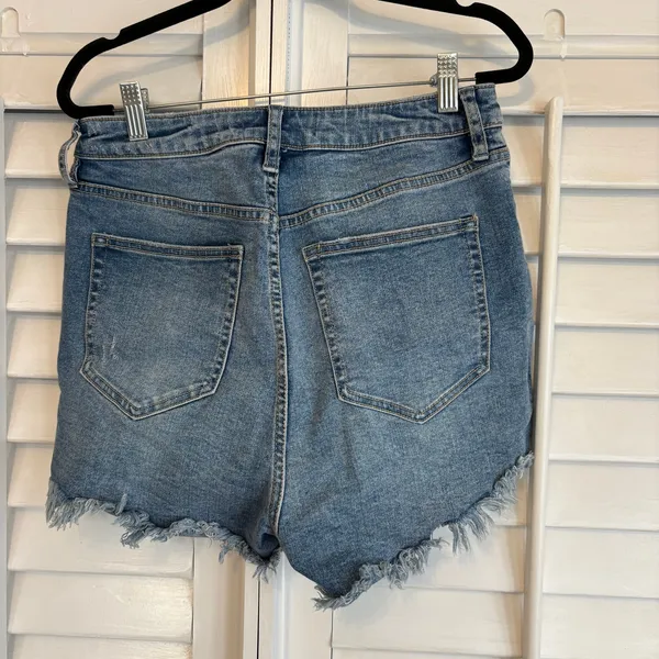 We The Free Jean Shorts Size‎ 29 - Image 2