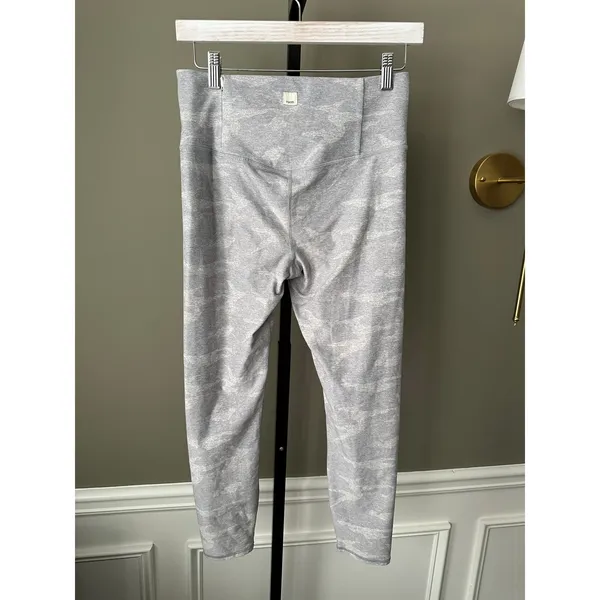 Vuori Clean Elevation Legging Pale Heather Camo Women's Medium - Image 4