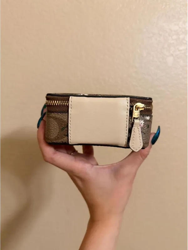 Floral Coach Jewelry Box - Image 5
