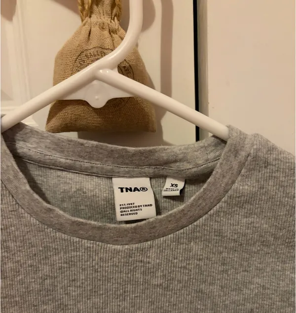 Aritzia Long TNA Sleeve - Image 3