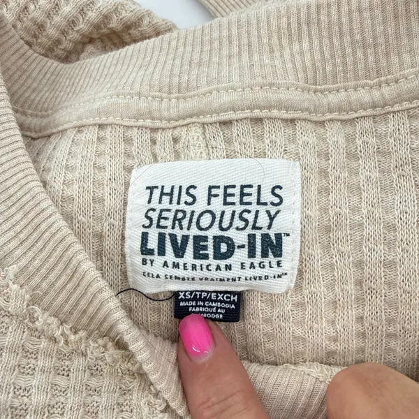 American Eagle Seriously Lived In Waffle Knit Sweatshirt‎ NYC Graphic Tan XS - Image 7
