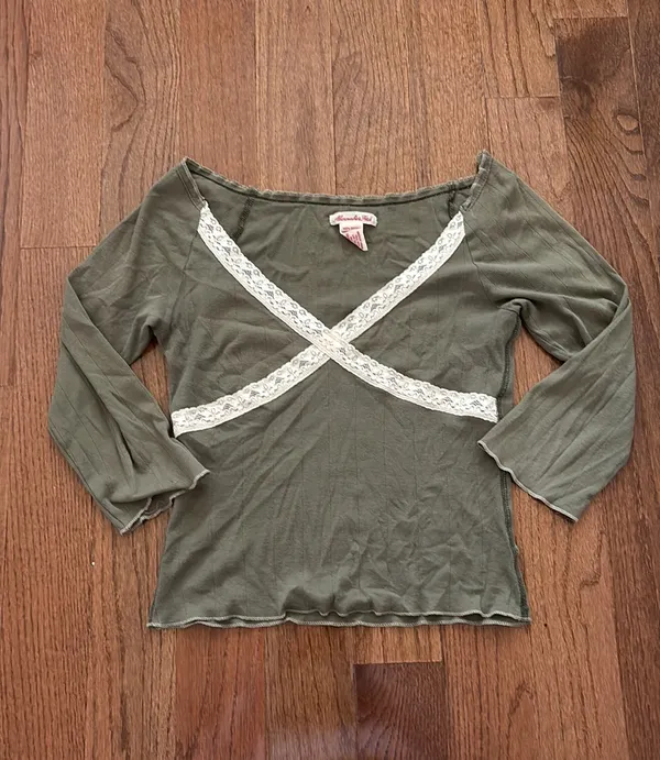 Abercrombie bella swan Vintage Olive Green lace trim crop top - Image 2