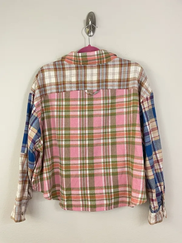 NEW Oli‎ & Hali Multicolor Plaid Flannel Crop Button Up Shirt Size M - Image 6