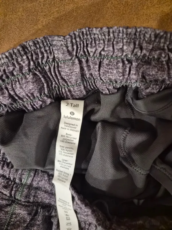 grey lululemon hotty hot shorts tall size 2 - Image 3