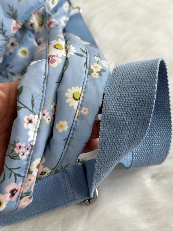 NWOT Art Class Blue Floral Quilted Messenger Bag - Image 6