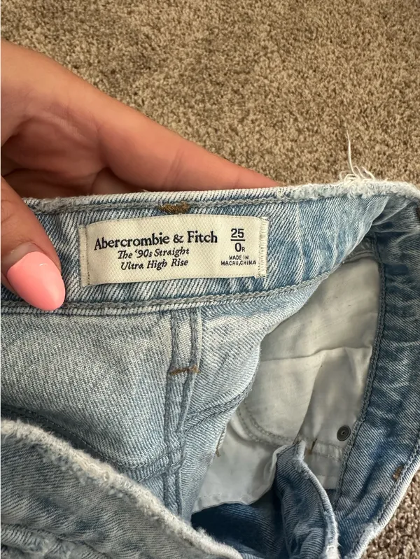 Abercrombie Ultra High-Rise 90s Straight - Image 3