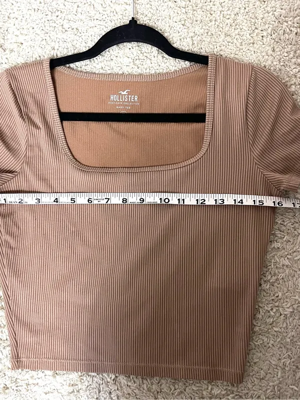 Hollister Ribbed Scoop Neck Crop Top in Camel Brown - Image 3