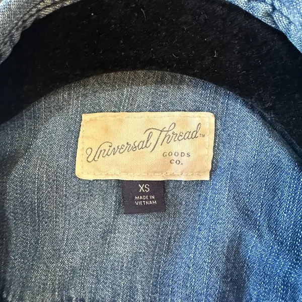 Universal Threads Western Denim Pearl Button Jean Shirt Size XS - Image 7