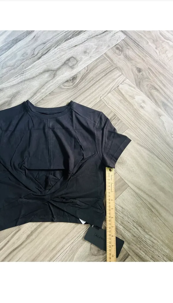 Alphalete Woman’s Premium Wrop SS Crop - Black, Size Small - Image 5