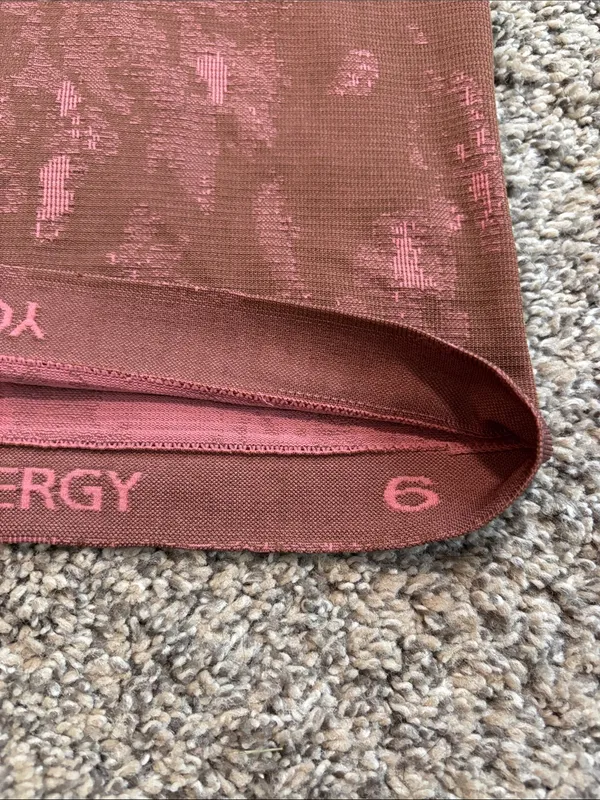 Lululemon Short Sleeve Swiftly size 6 - Image 2