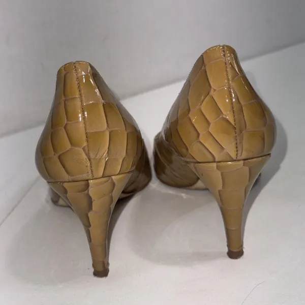BCBG Girls‎ Tan Old Money Timeless Classic Leather Snake Skin Pumps Heels Size 7 - Image 15