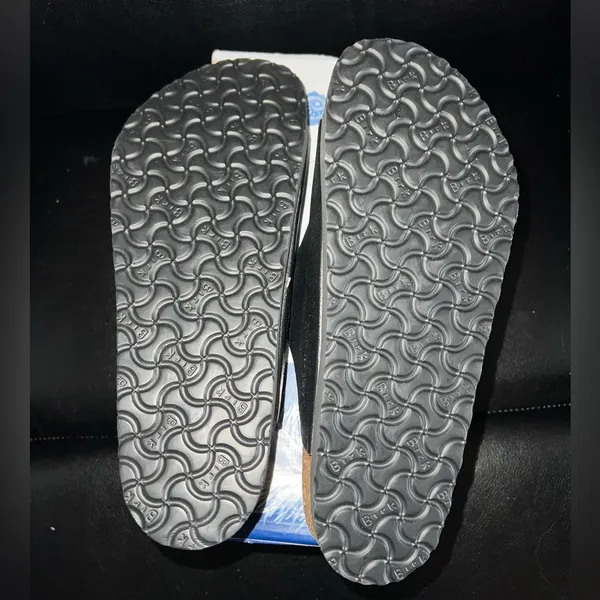 Birkenstock Arizona Size 42 - Image 6