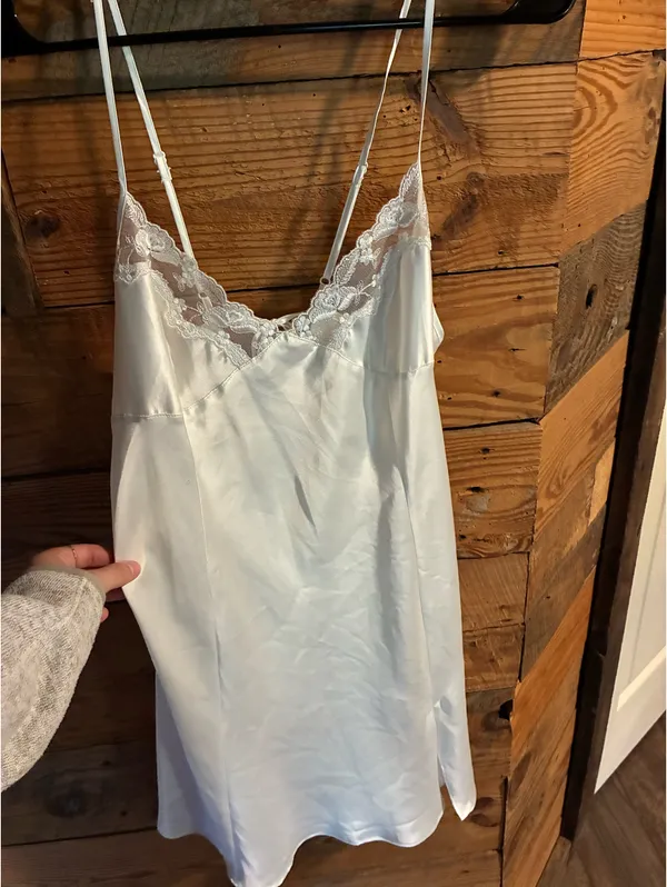 Victoria’s Secret white slip - Image 3
