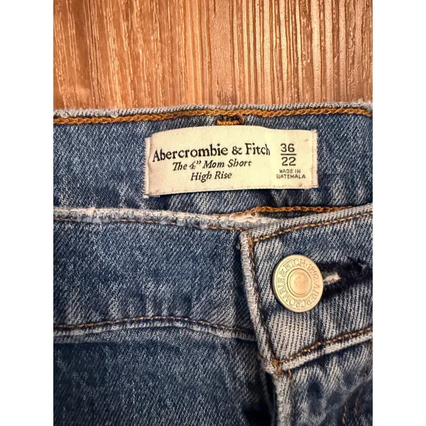 Abercrombie & Fitch The 4" Mom‎ Short High Rise Denim Size 36/22 - Image 5
