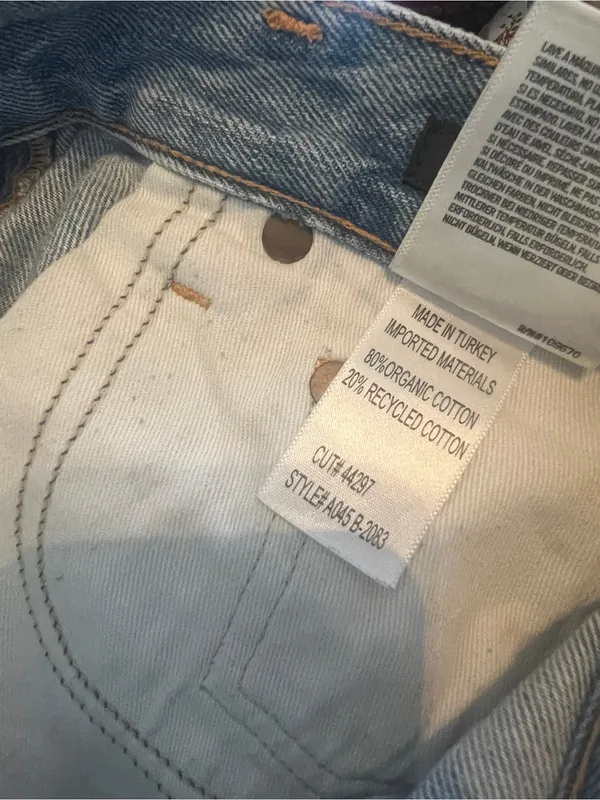 Agolde feel good shorts size 24 - Image 11
